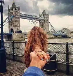这对不要脸的夫妻照火遍世界后,搞笑版的又来了