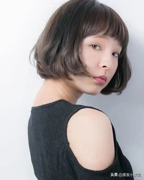 气质型女生短发发型,30岁以后的女性更适合