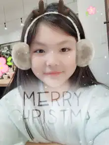 李湘晒一家三口照获赞幸福王诗龄戴耳罩萌萌哒