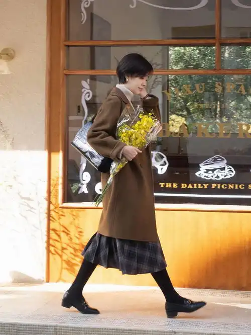 冬天怎么穿才保暖又洋气这几款大衣值得借鉴,美得高级又优雅