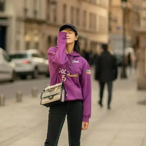 穿运动卫衣别总搭运动裤,示范这5种穿法,大部分女生都适合