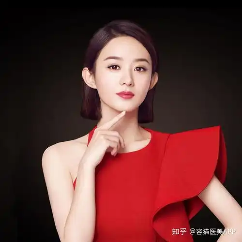 赵丽颖复出后风格大变,圆脸土妞逆袭成功,全是因为脸部变化
