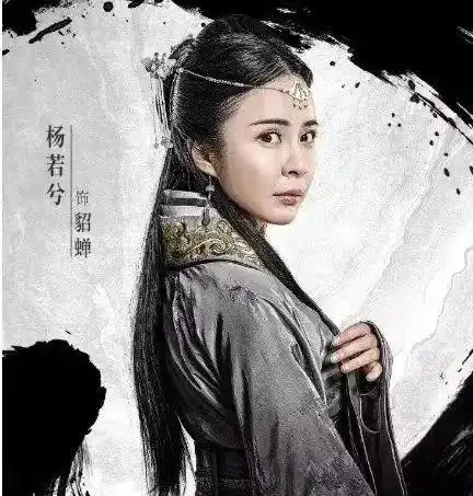 曾是张国立力捧的女星,谈忘年恋遭抛弃,如今她被老公宠成少女