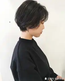 个子瘦小的女生,剪这样的短发更吸引人