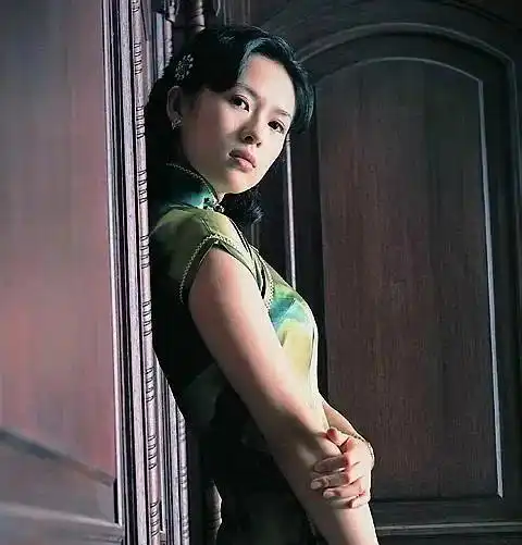 顶级魅力女神章子怡,高贵优雅而娇艳欲滴,徜徉在幸福婚姻生活中