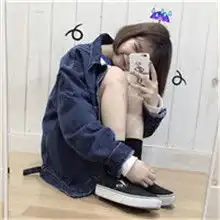 qq头像女生拿手机自拍爱美之心人人都有