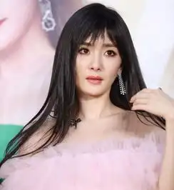 杨幂你是得罪造型师了吗这真是比大妈还大妈