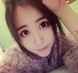 中国地大校花张懿方走红长相清纯酷爱设计