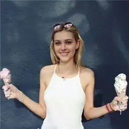 欧美女生夏日清新头像2018高清给你闭上眼睛捂住耳朵的信任