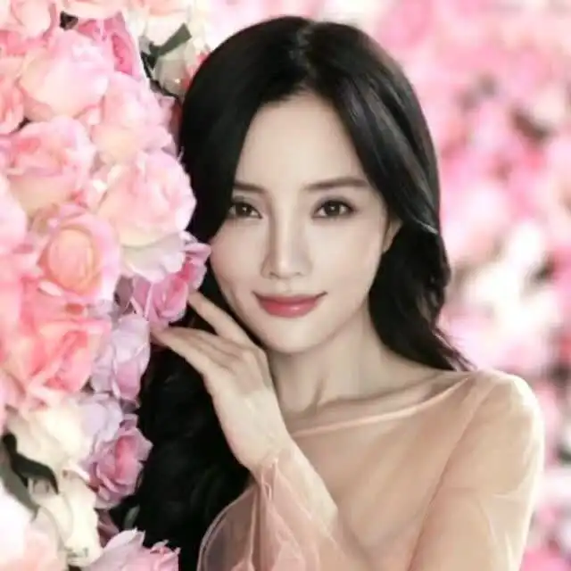 李小璐晒母女合照,晒甜馨全名力破改姓传闻,与贾乃亮暗秀恩爱