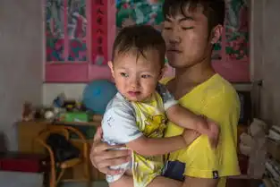 24小时捐款60万,搬砖救弟男孩泪崩感动了无数中国人