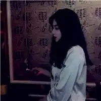 qq头像女生抽烟社会人,女生夹烟好看手势图片