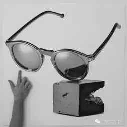 同样是拿针管笔画画