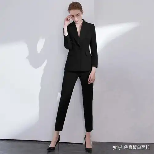 一位会穿衣打扮的女友真养眼