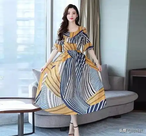 连衣裙出新款了款款高雅迷人把女人的衬托的婀娜多姿