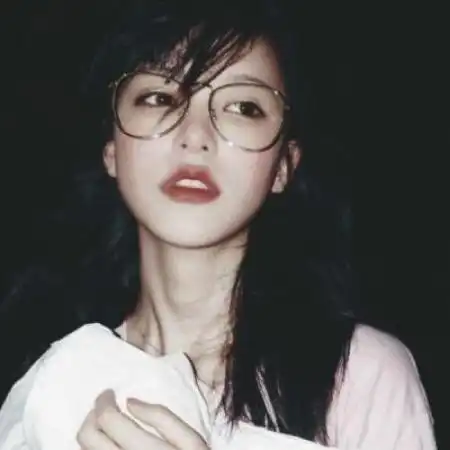高冷女生头像郁郁沉沉念念不忘