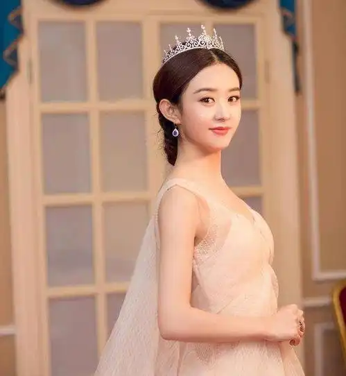 女明星皇冠造型,刘亦菲像迪士尼公主,最后一位却土里土气