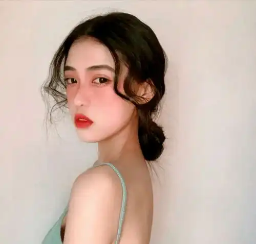 头像你一不小心,就掉落我的梦里.