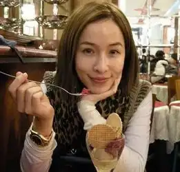 前任3爆红的女主居然来自温哥华,曾就读killarney中学清纯照曝光