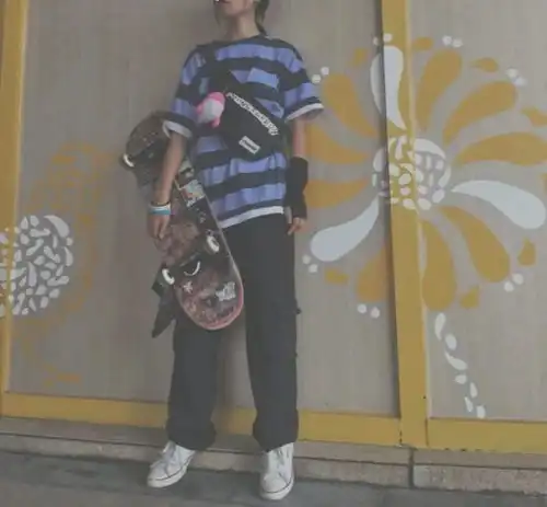 滑板头像玩手机不如玩滑板