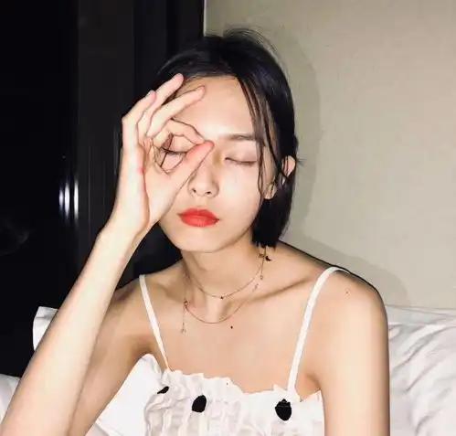 跟着00后超模学拍照,自拍他拍统统不在话下