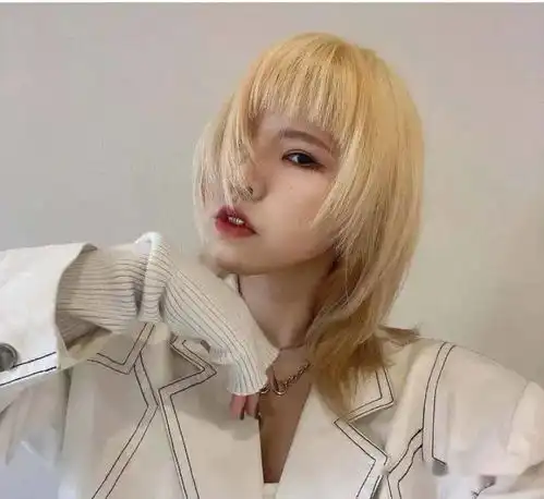 2021最火的酷妹妹碎剪头