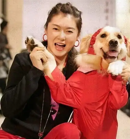 著名演员方中信港姐女友意外怀孕,他被迫结婚,后来怎样了