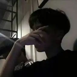 黑白男头做一个没有颜色的酷男人