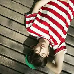 凭什么拍照只要男生学,女朋友也把我拍的很难看啊