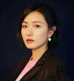 曾被誉为最干净的女星,多次婉拒导演无理要求,如今走上巅峰
