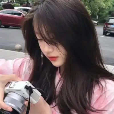 可爱呆萌的温柔女头