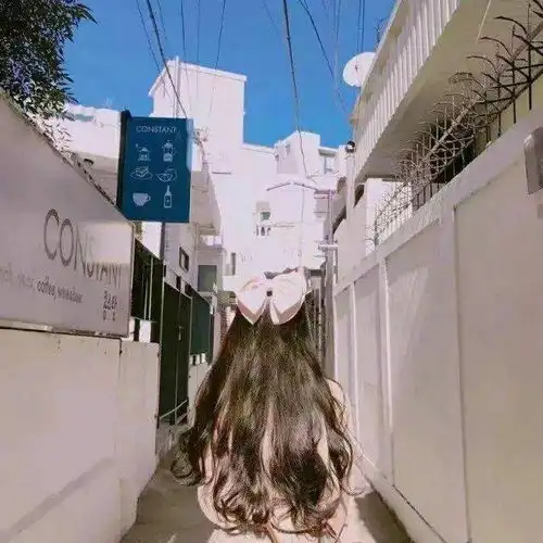 请问一下这个头像是情侣头像吗