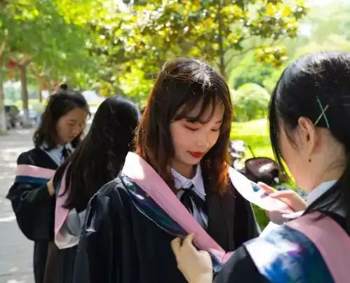 大学生一人替多人网恋,带动全寝室经济水平,结果期末尴尬了