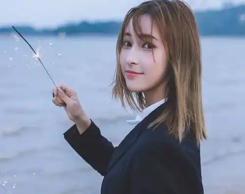 容易让男人越爱越上瘾的四个星座女