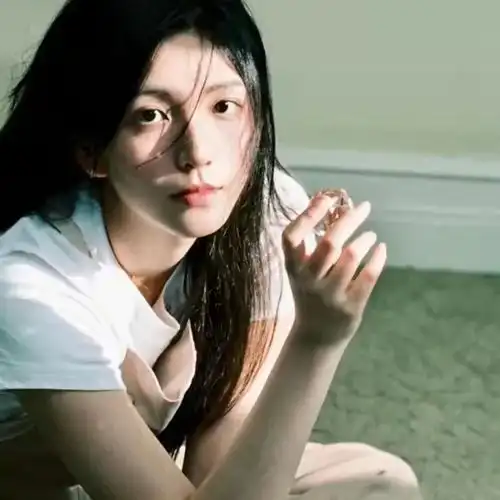 女头丨事事无回应却事事要分享