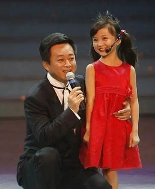 13年前,那个被张艺谋毁掉的奥运女孩林妙可,如今怎么样了