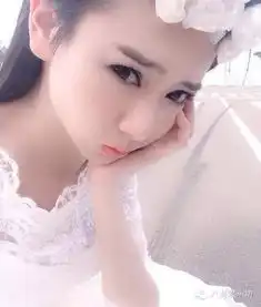 过度ps剪刀手嘟嘟嘴,明星自拍各有妙招