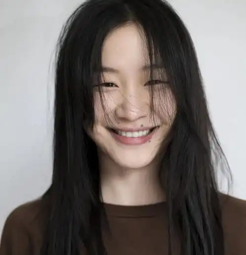 被李佳琦偏爱,被称作贾玲接班人的金靖我长得不漂亮,但我活得很漂亮