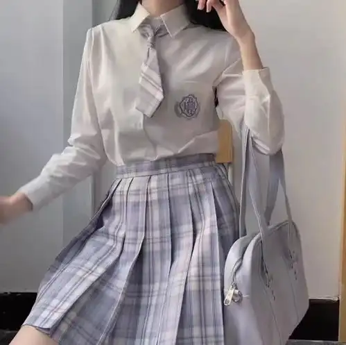一眼万年jk风头像,快和小姐妹一起换,浪漫句子