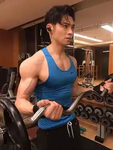 年近40却热衷健身的明星,颜值时刻在线不输小鲜肉
