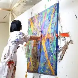 这位小美女这样画画惊艳