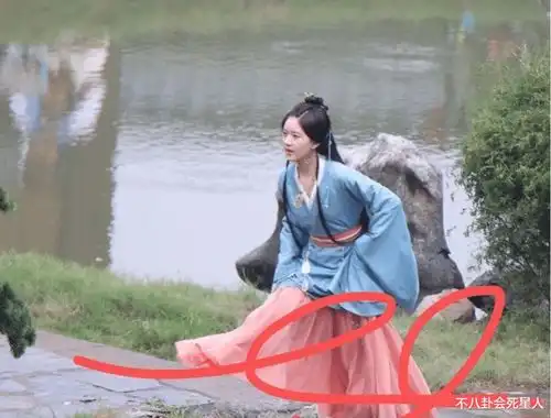 最新女星古装路透热巴红赵露思红衣比美,看到鞠婧祎我沉默了