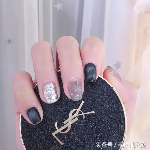 超好看的闺蜜美甲图片,一起做个美美的小仙女吧