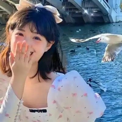 纯欲天花板般高颜值的女生头像那就祝你我有数不尽的鲜花与浪漫