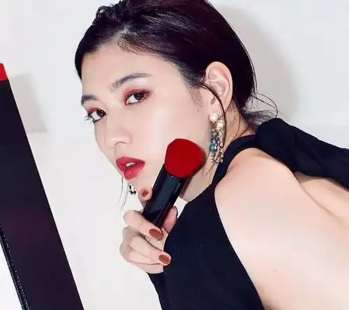就是喜欢短发女孩,美颜长腿的理想短发女友终于找到了
