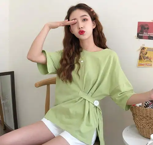 风格百变的夏装t恤,要会选出这几款,让懒女人也要贯彻爱美主义