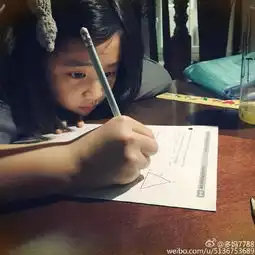 黄磊女儿多多是天才女神,那是你没有见识过