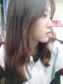 美女中学生,晒出侧颜自拍照,网友按捺不住了我想看正脸