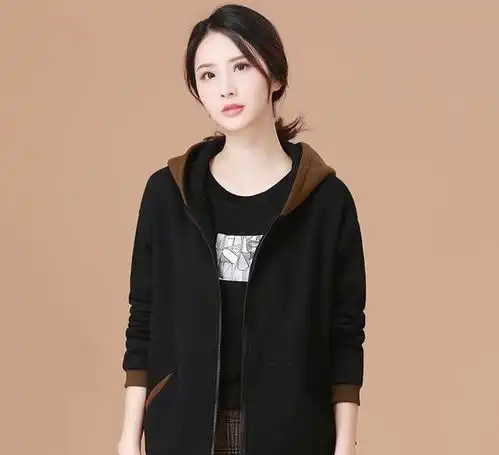 忽然发现,这加绒卫衣,比大衣舒服,四十岁女人穿,显年轻