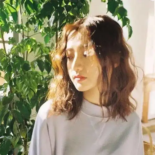 女生头像美好生活尽情享用